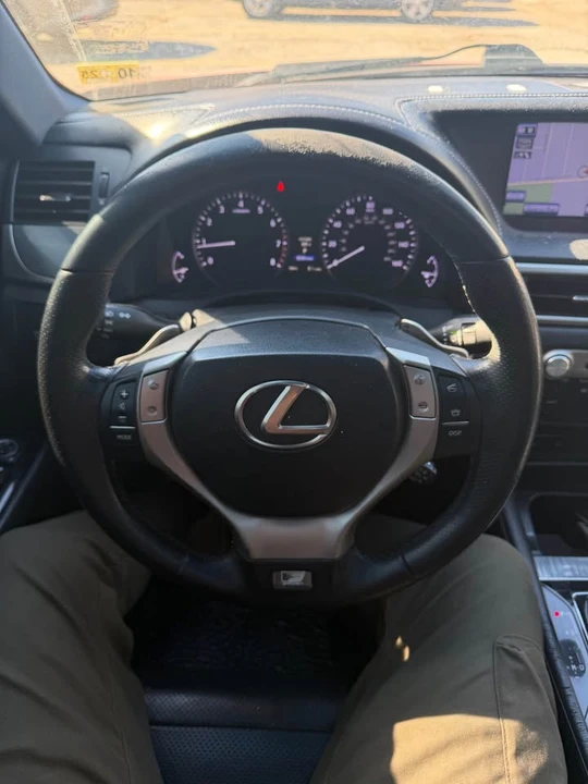 2013 Lexus GS 4th Gen - Image 15 of 17