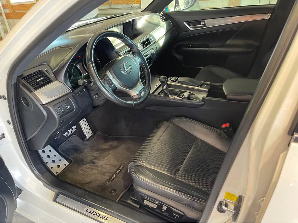 2013 Lexus GS 4th Gen - Image 11 of 17