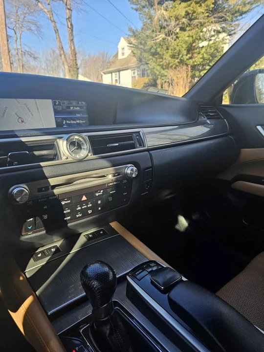 2013 Lexus GS 4th Gen - Image 16 of 19