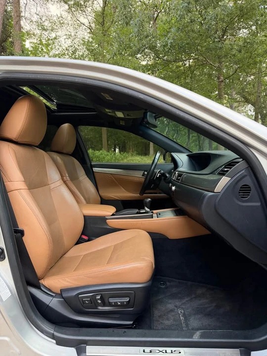 2013 Lexus GS 4th Gen - Image 10 of 20