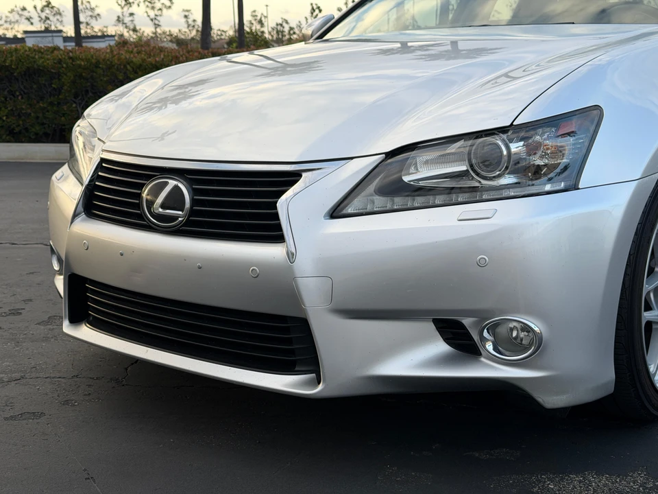 2013 Lexus GS 4th Gen - Image 11 of 31