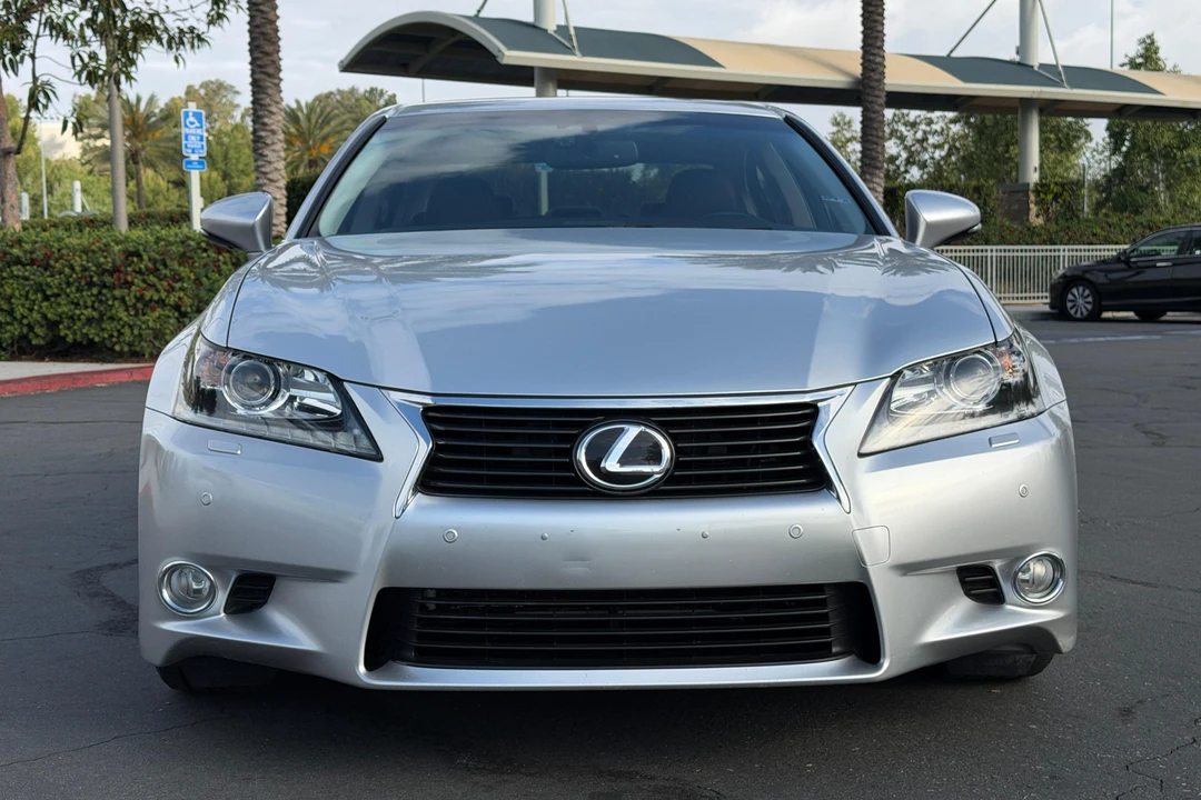 2013 Lexus GS 4th Gen - Image 2 of 31