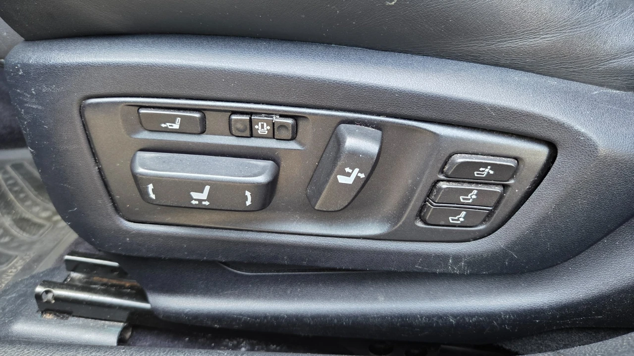 2013 Lexus GS 4th Gen - Image 27 of 31