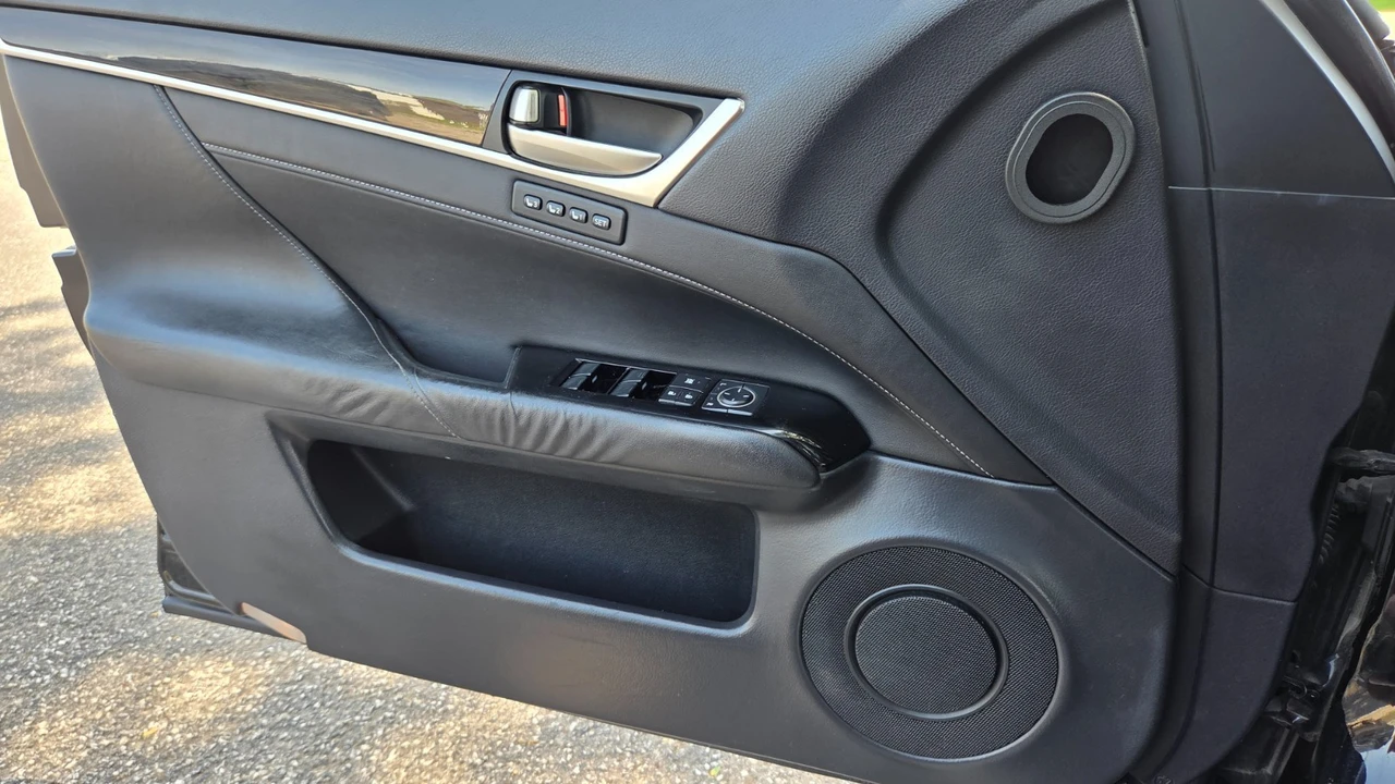 2013 Lexus GS 4th Gen - Image 22 of 31