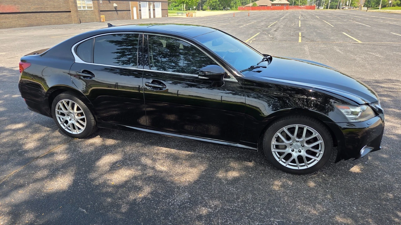 2013 Lexus GS 4th Gen - Image 6 of 31