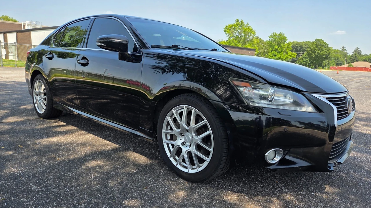 2013 Lexus GS 4th Gen - Image 4 of 31