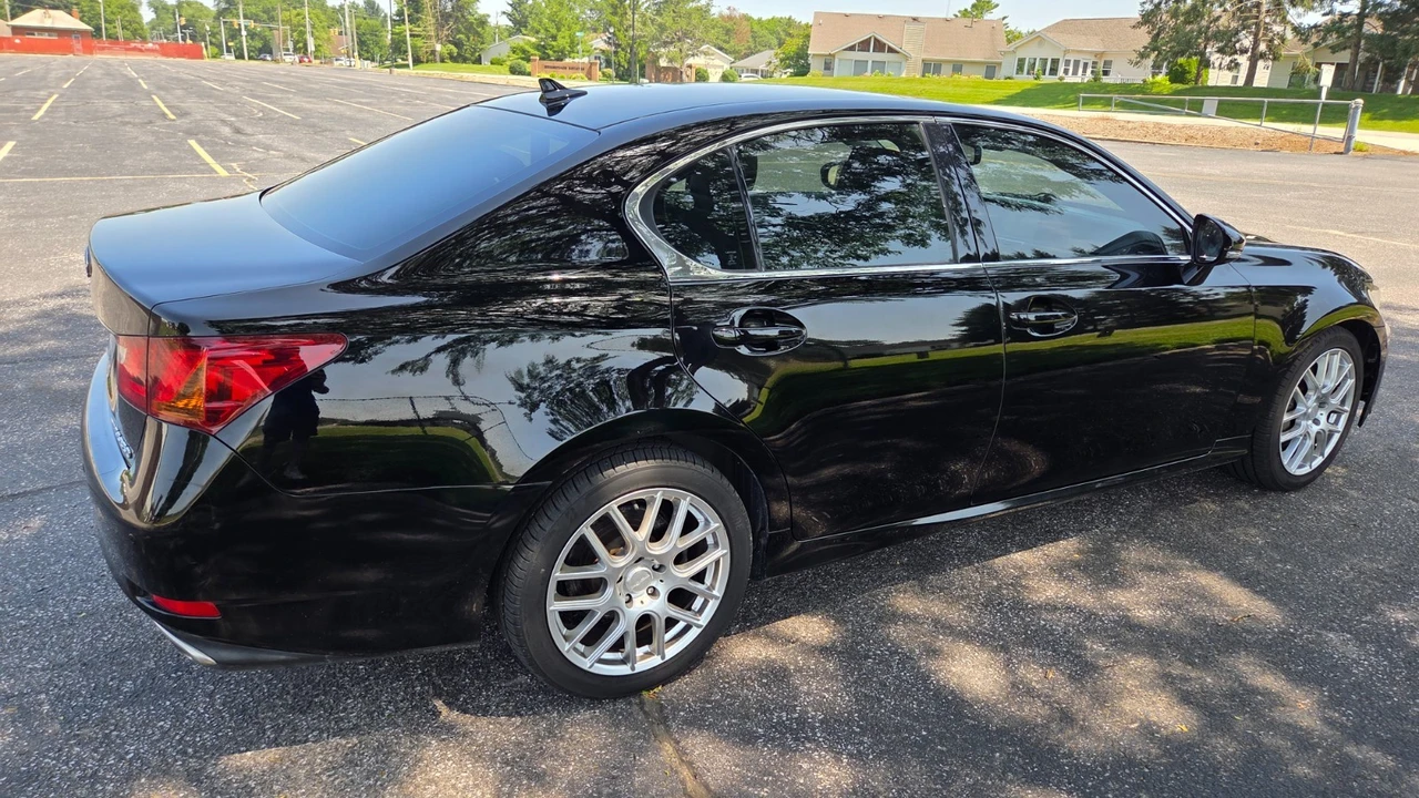 2013 Lexus GS 4th Gen - Image 7 of 31