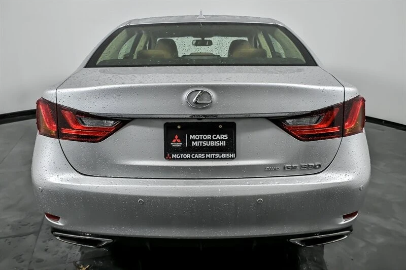 2013 Lexus GS 4th Gen - Image 9 of 21