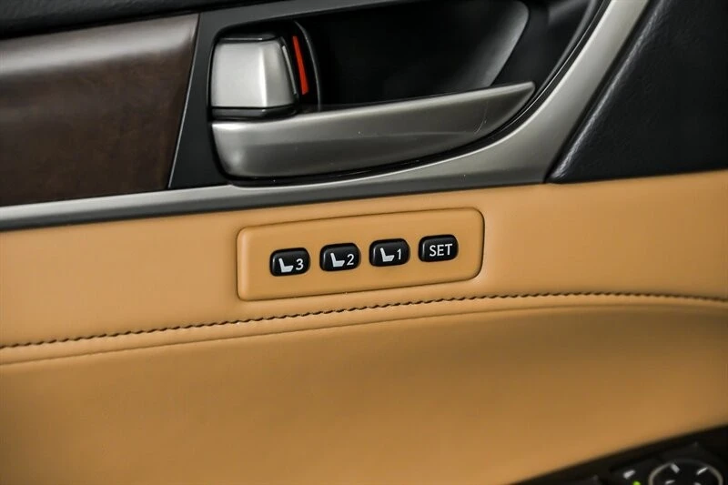 2013 Lexus GS 4th Gen - Image 16 of 21