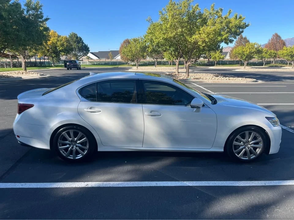 2013 Lexus GS 4th Gen - Image 4 of 19