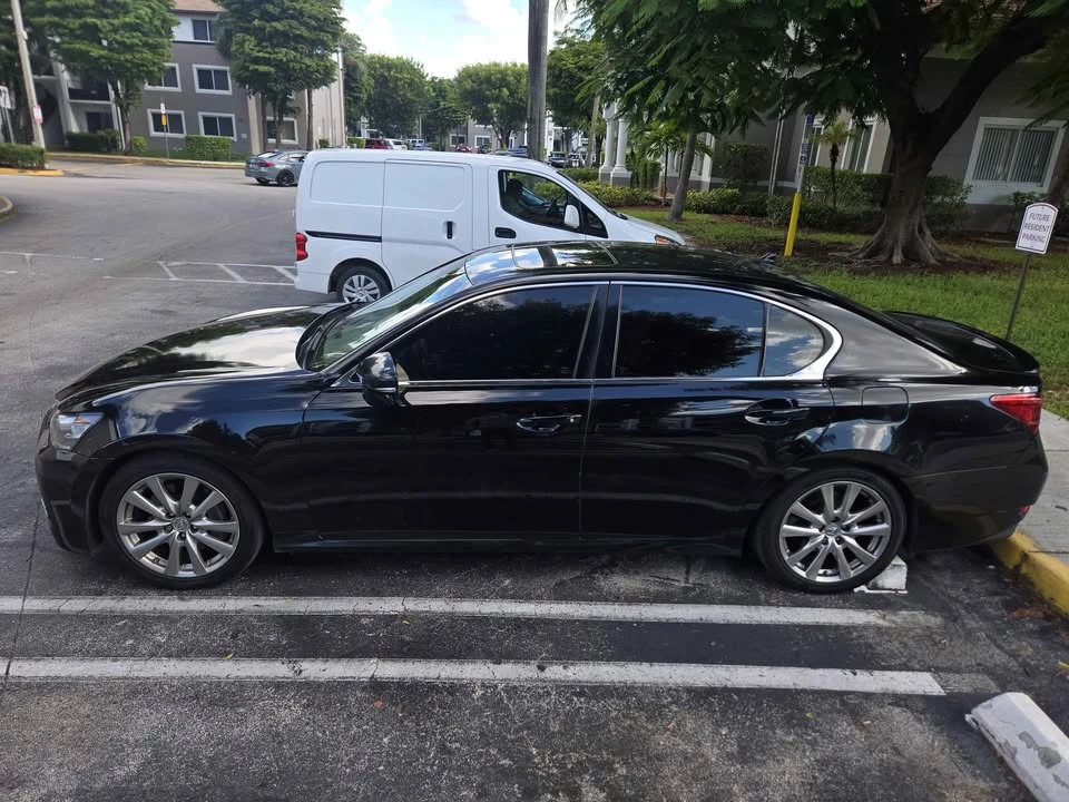 2013 Lexus GS 4th Gen - Image 15 of 16