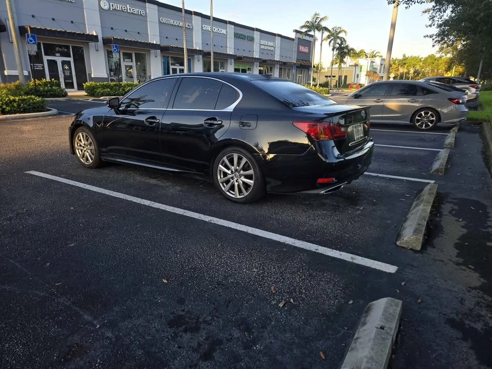 2013 Lexus GS 4th Gen - Image 8 of 16