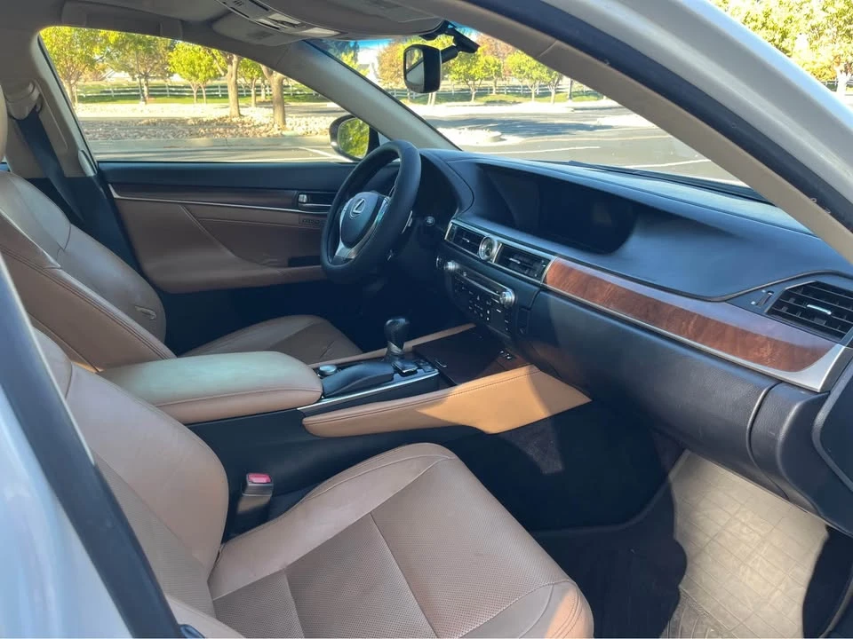 2013 Lexus GS 4th Gen - Image 12 of 20