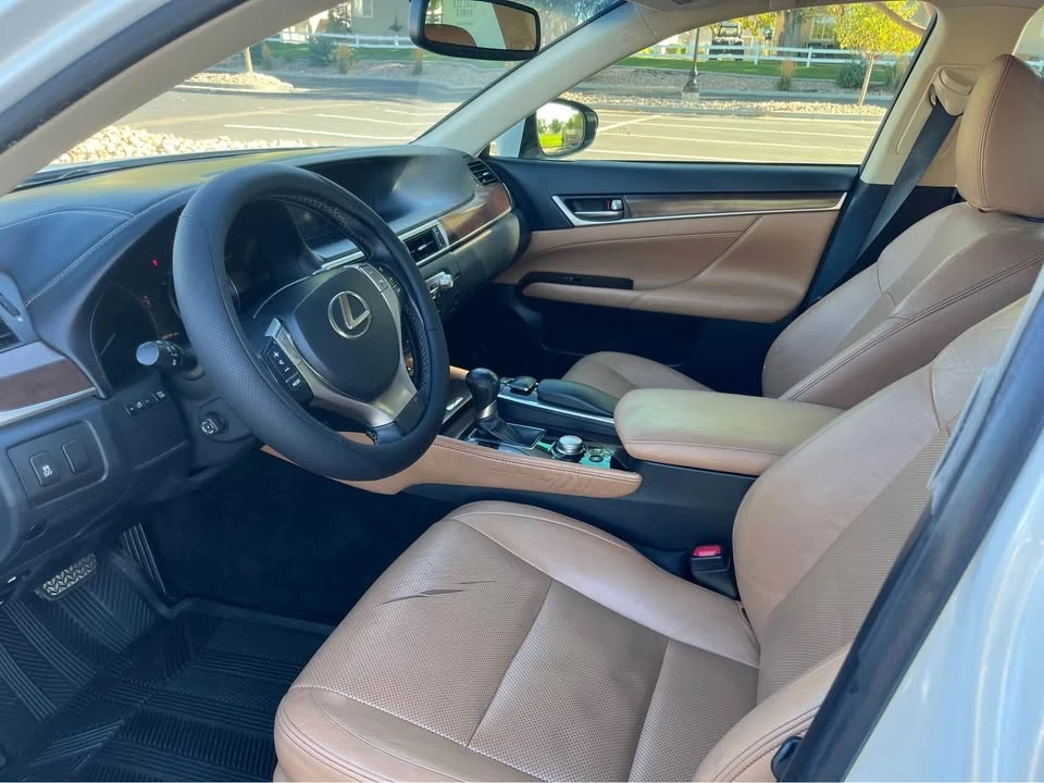2013 Lexus GS 4th Gen - Image 10 of 19