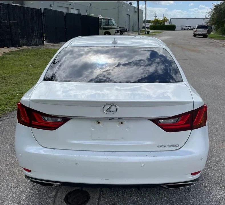 2013 Lexus GS 4th Gen - Image 5 of 19