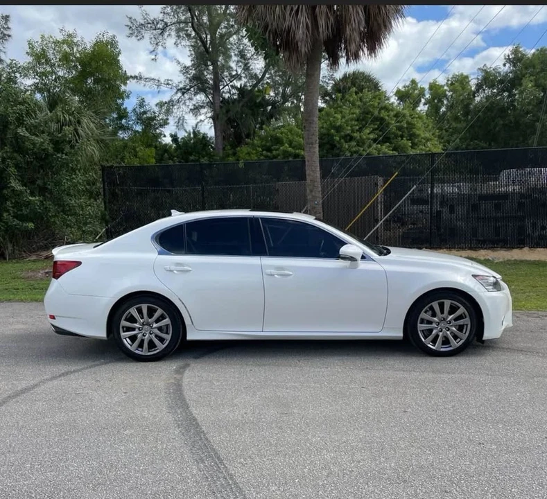 2013 Lexus GS 4th Gen - Image 4 of 19