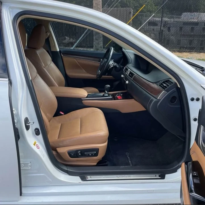 2013 Lexus GS 4th Gen - Image 11 of 19
