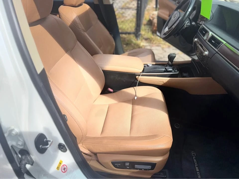 2013 Lexus GS 4th Gen - Image 12 of 15