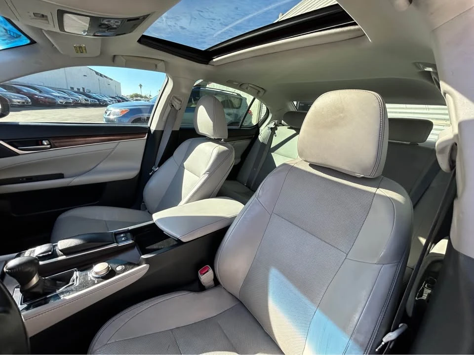 2013 Lexus GS 4th Gen - Image 10 of 13