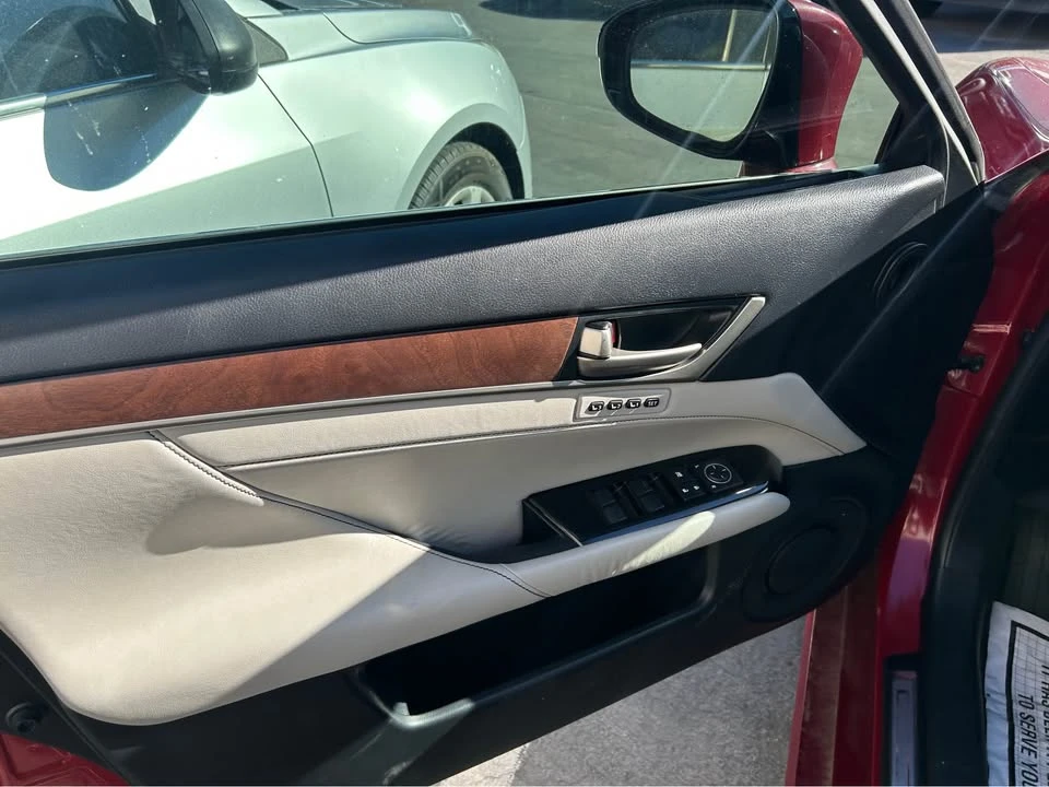 2013 Lexus GS 4th Gen - Image 8 of 13