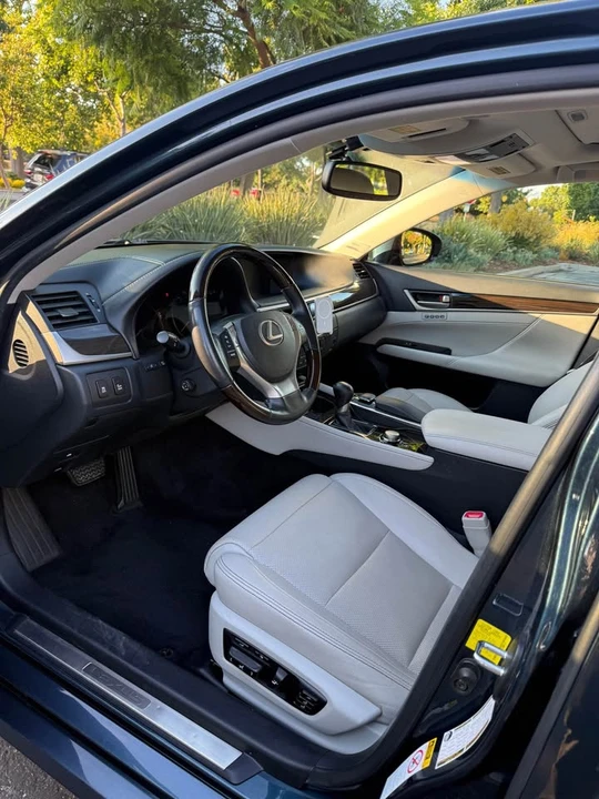2013 Lexus GS 4th Gen - Image 2 of 20