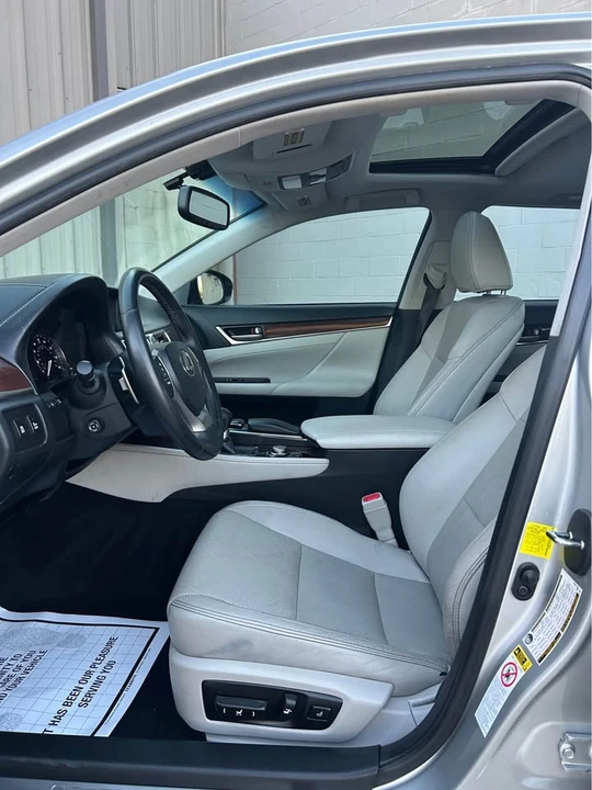 2013 Lexus GS 4th Gen - Image 11 of 16