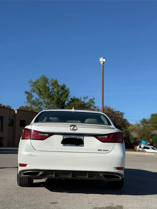 2013 Lexus GS 4th Gen - Image 2 of 18