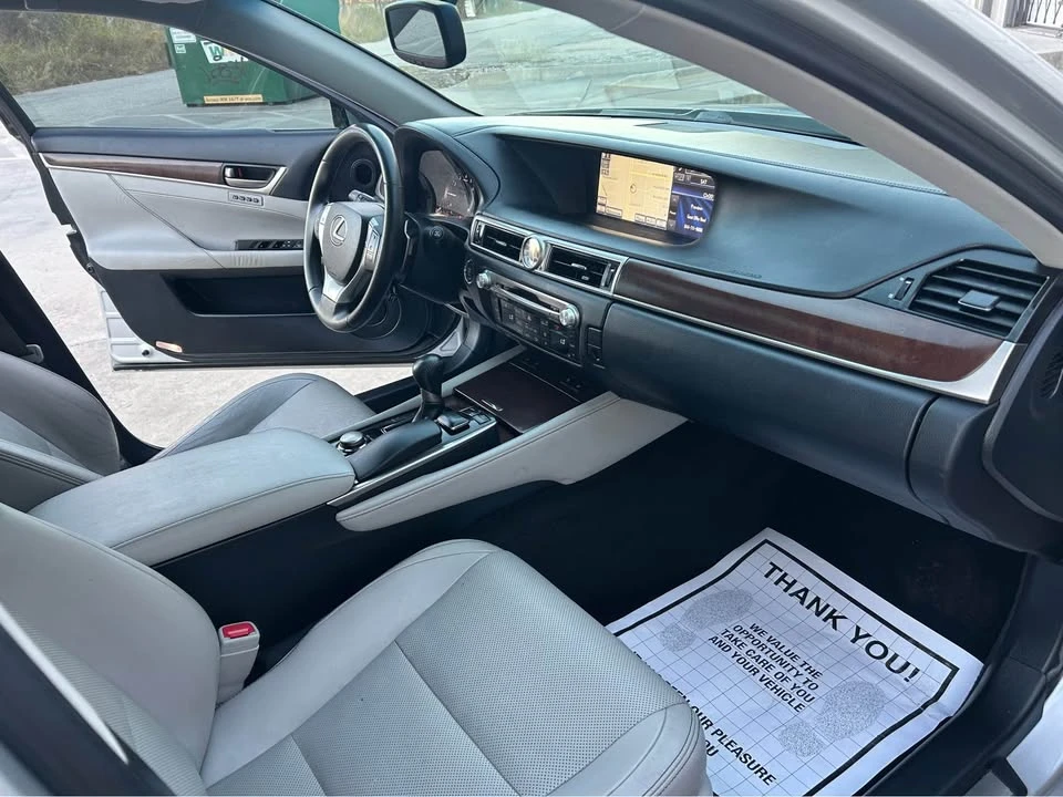 2013 Lexus GS 4th Gen - Image 9 of 16