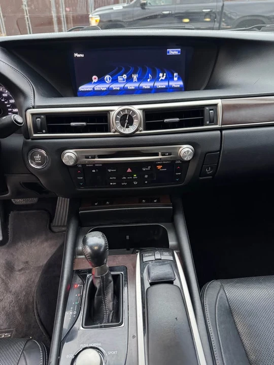 2013 Lexus GS 4th Gen - Image 17 of 19
