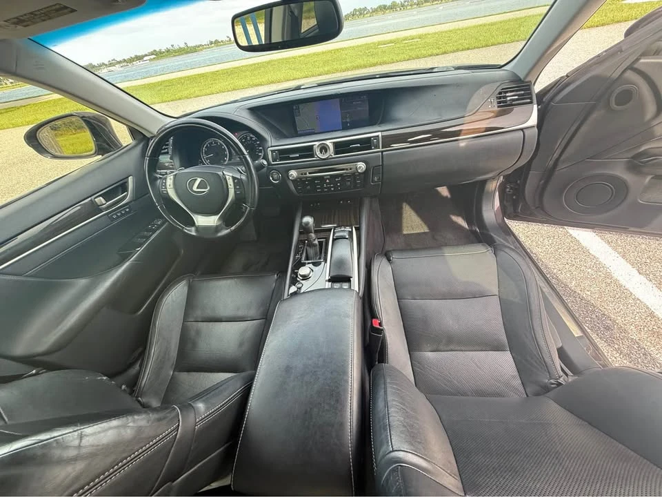 2013 Lexus GS 4th Gen - Image 11 of 15