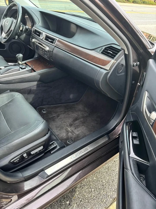 2013 Lexus GS 4th Gen - Image 9 of 16