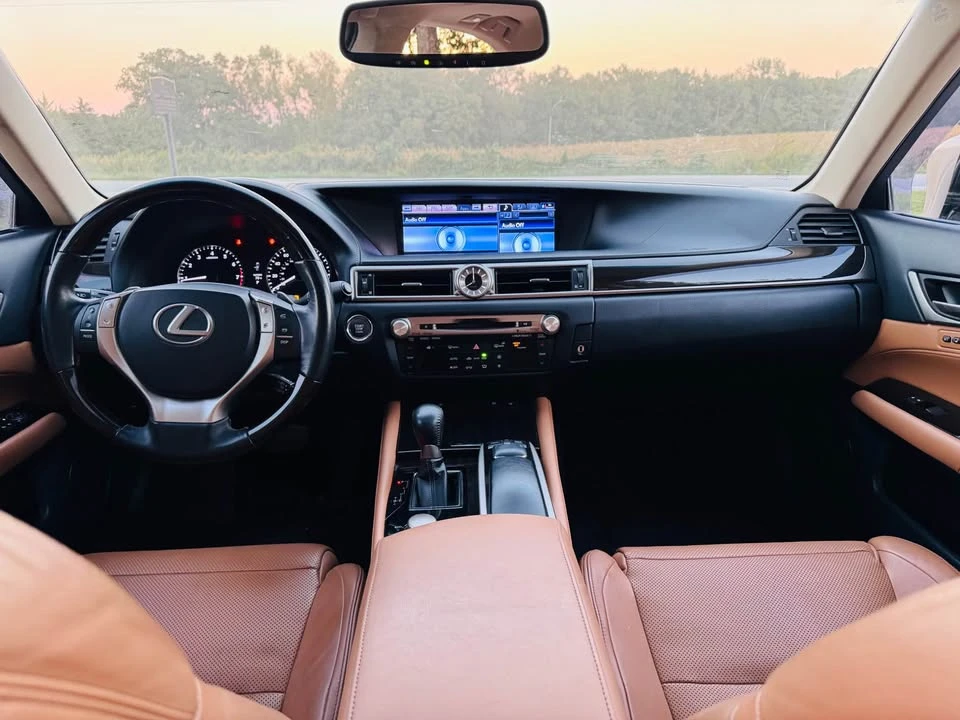 2013 Lexus GS 4th Gen - Image 12 of 20