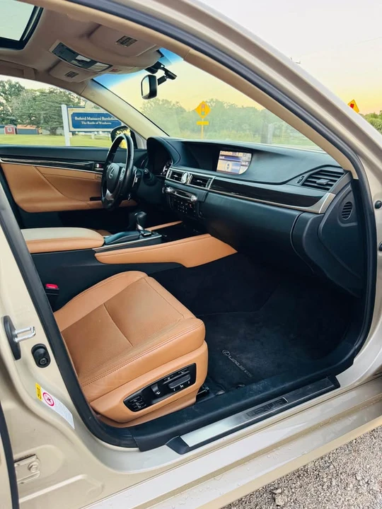2013 Lexus GS 4th Gen - Image 14 of 20