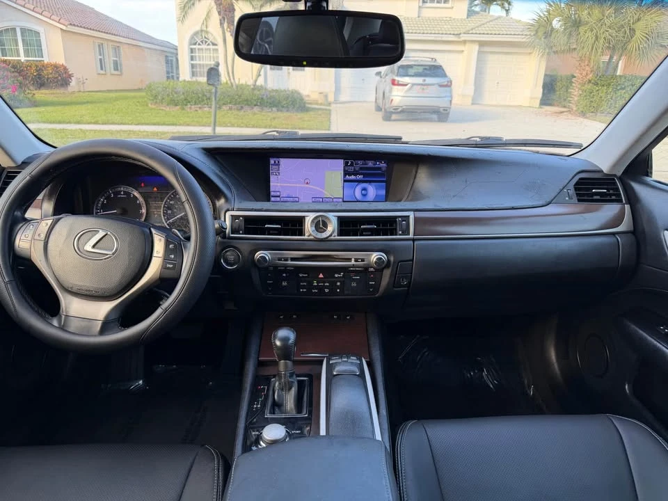 2013 Lexus GS 4th Gen - Image 8 of 19