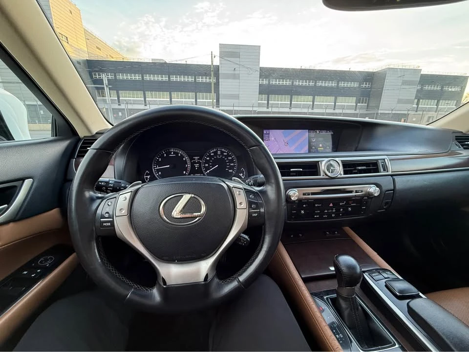 2013 Lexus GS 4th Gen - Image 15 of 18