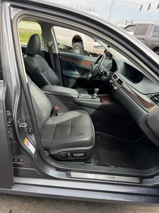 2013 Lexus GS 4th Gen - Image 14 of 17