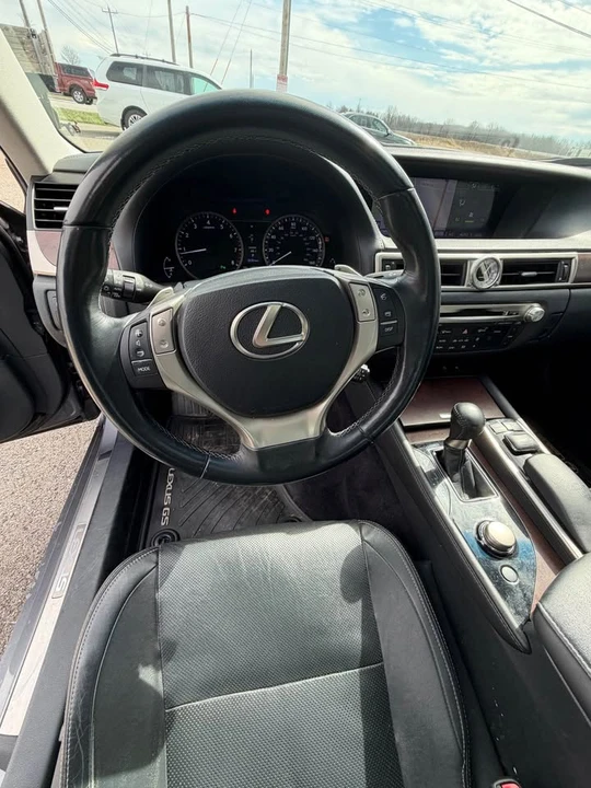 2013 Lexus GS 4th Gen - Image 11 of 17