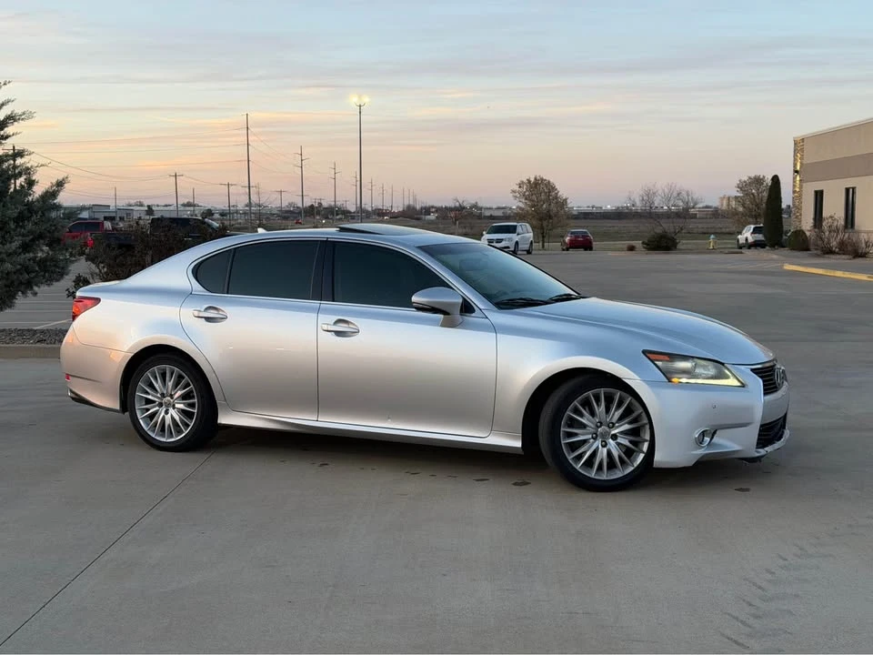 2013 Lexus GS 4th Gen - Image 2 of 10