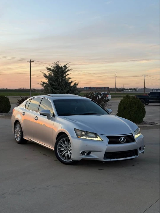 2013 Lexus GS 4th Gen - Image 3 of 10
