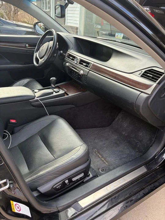 2013 Lexus GS 4th Gen - Image 8 of 11