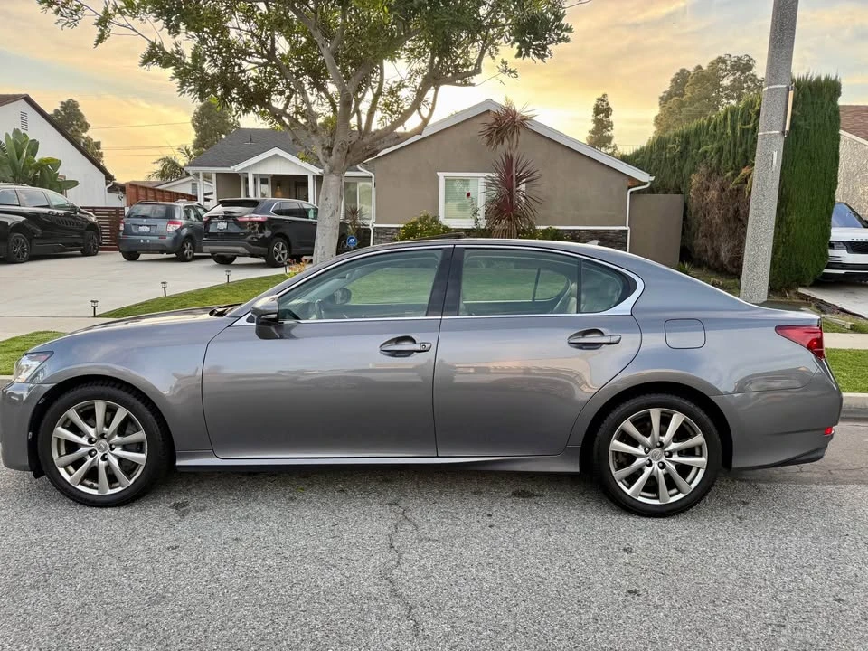 2013 Lexus GS 4th Gen - Image 2 of 17
