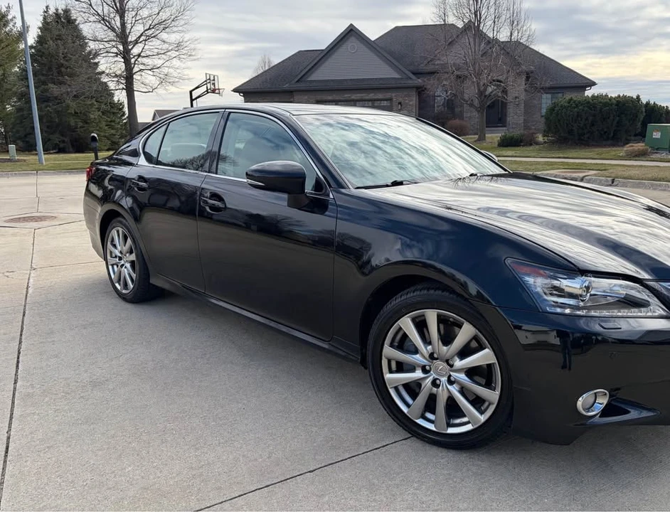 2013 Lexus GS 4th Gen - Image 2 of 11