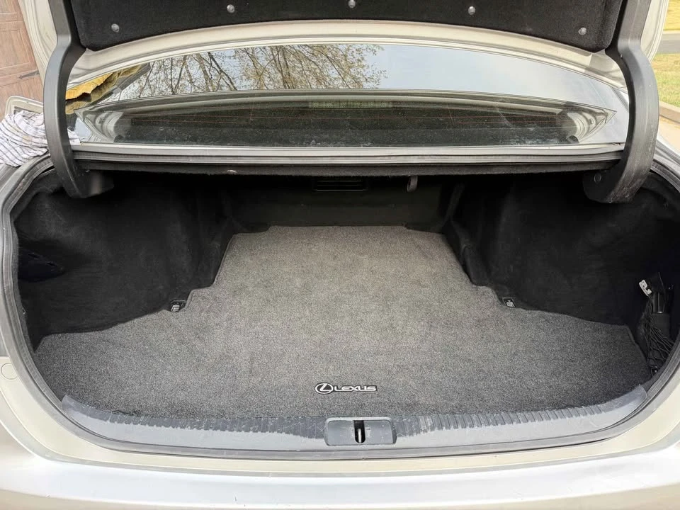 2013 Lexus GS 4th Gen - Image 8 of 13