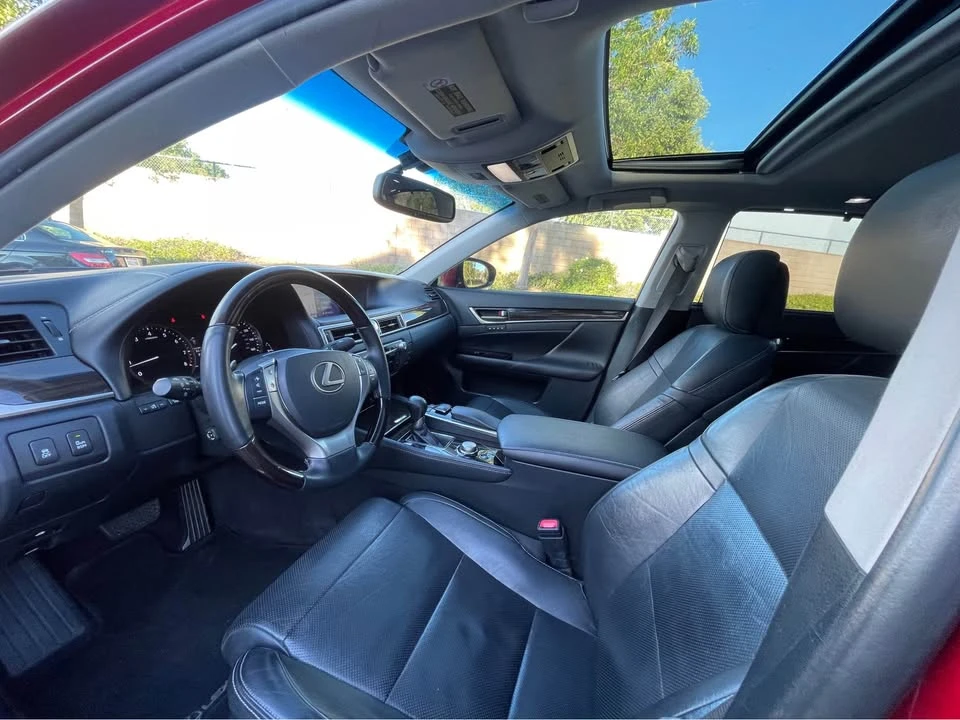 2013 Lexus GS 4th Gen - Image 8 of 17