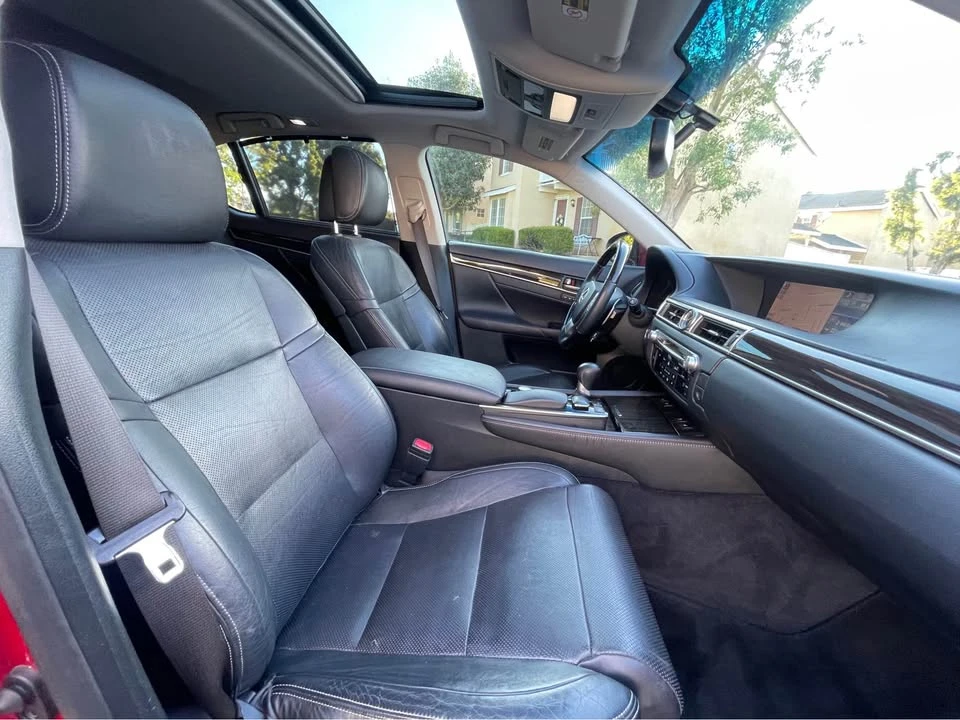 2013 Lexus GS 4th Gen - Image 12 of 17