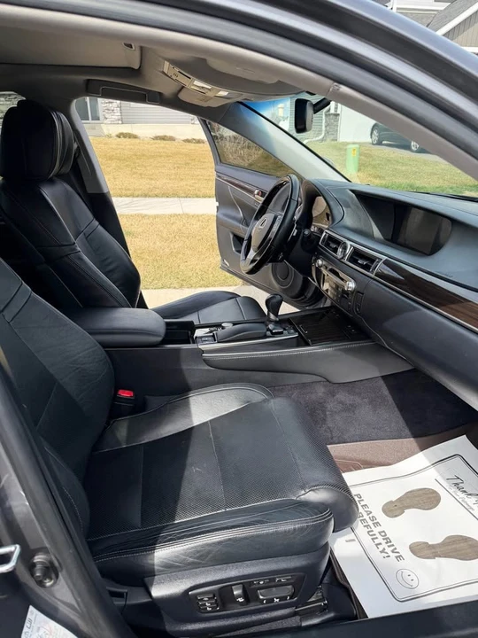2013 Lexus GS 4th Gen - Image 10 of 17