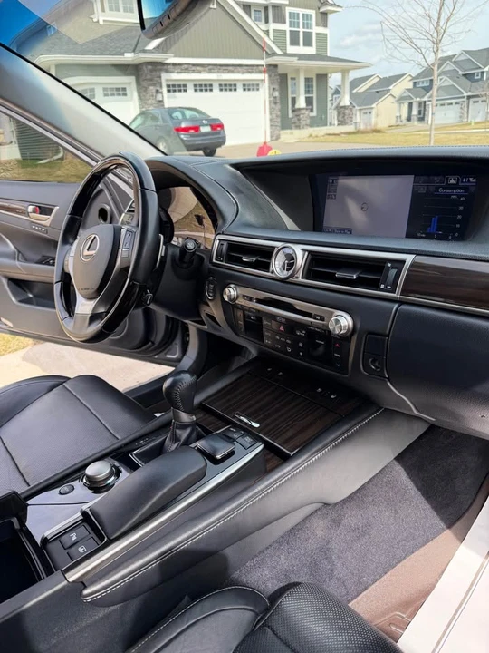 2013 Lexus GS 4th Gen - Image 9 of 17