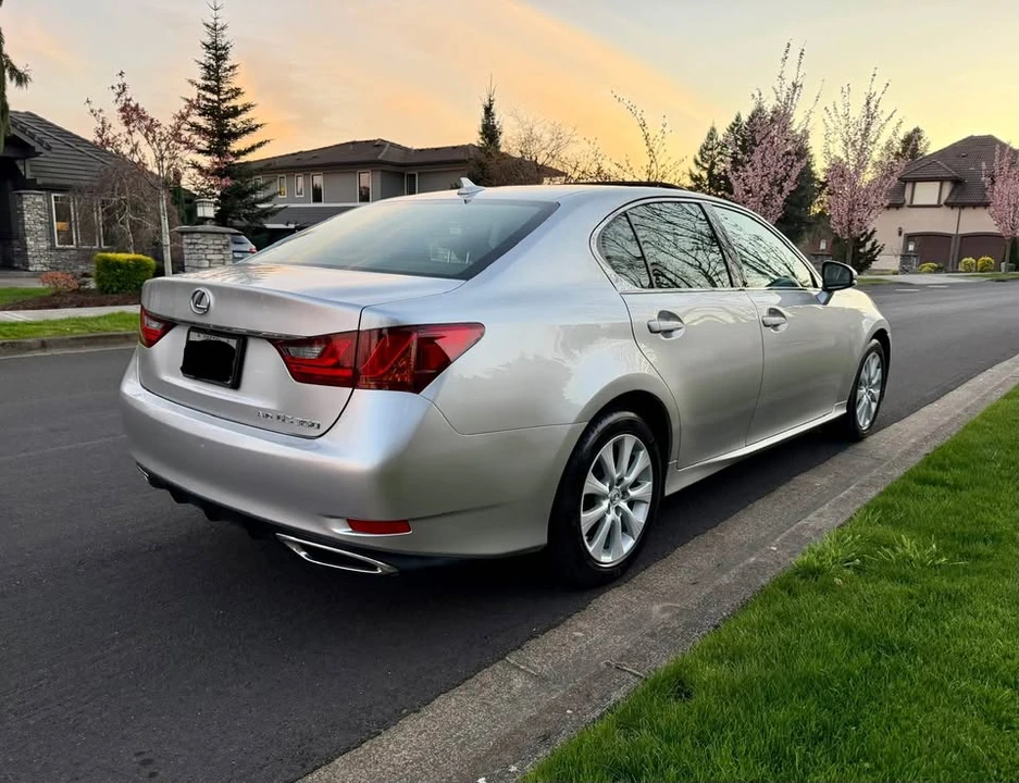 2013 Lexus GS 4th Gen - Image 6 of 17