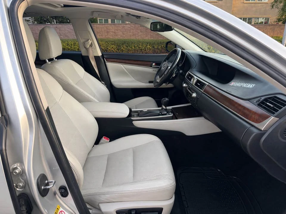 2013 Lexus GS 4th Gen - Image 6 of 10