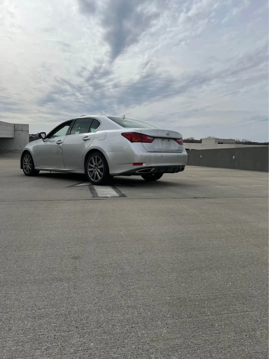 2013 Lexus GS 4th Gen - Image 9 of 16